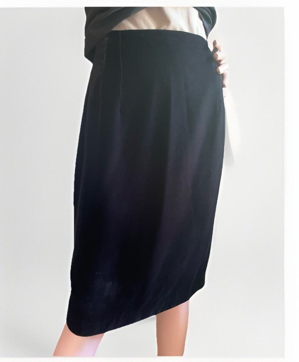 Ellen Tracy Black Velvet Pencil Skirt Woman Size 10 Fully Lined Knee-length